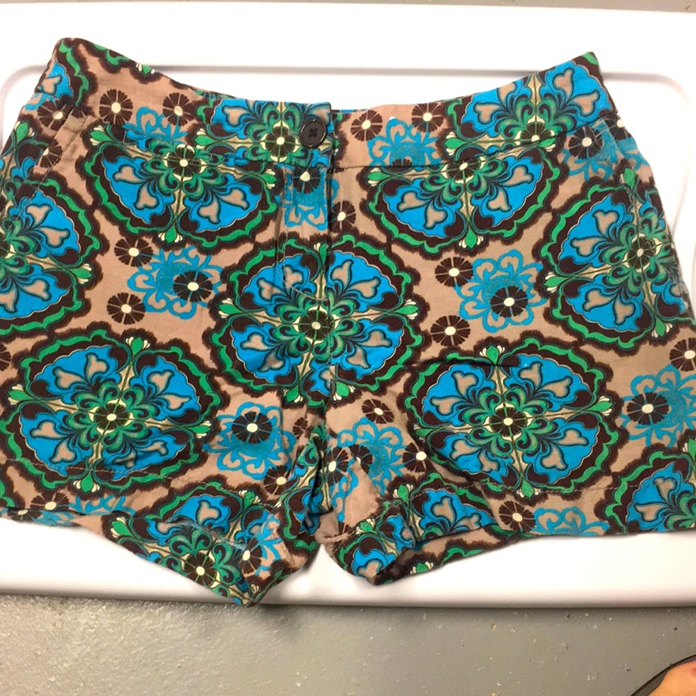 Women’s Madison shorts size 6
SH-2